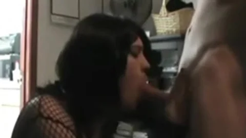 fine Crosdreser sucking penis For love juice