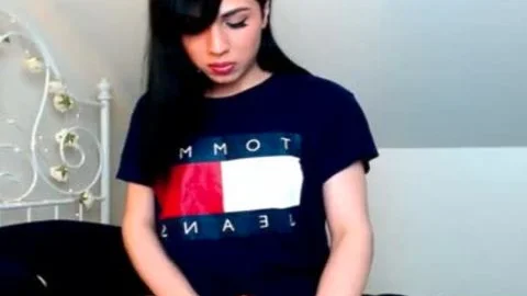 cutie t-girl Plays bushy dick